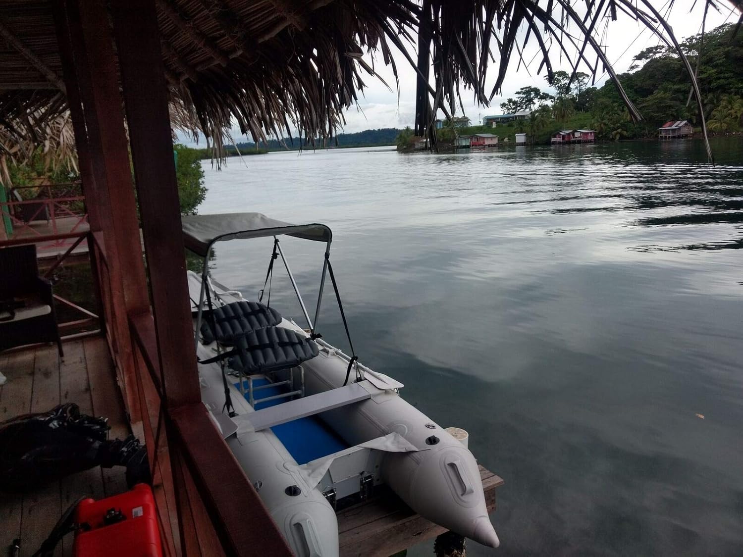 Deep V‑keel handling